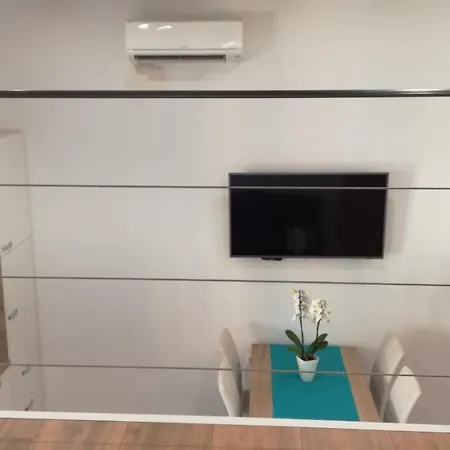 Apartmaji Apollonio 아파트 *
